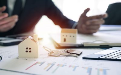 Real estate agents Offer the benefits of buying a new home to customers. Real estate, financial and marketing concept.